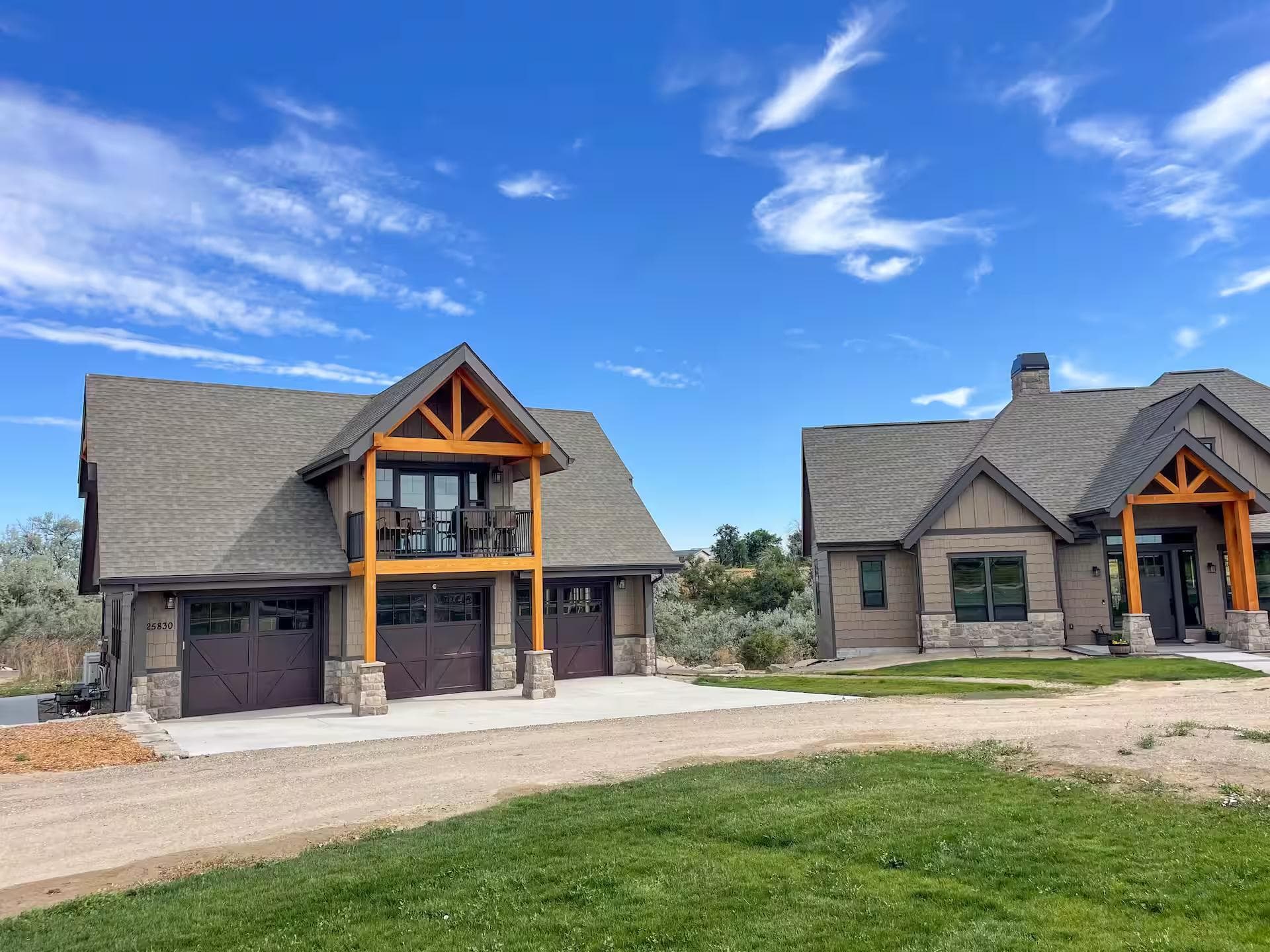 Exterior and grounds of The Carriage House at Legacy Vineyards